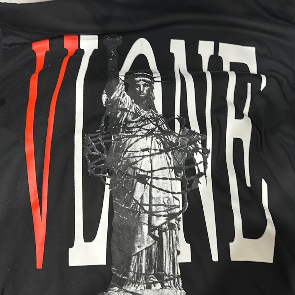 VLONE STATUE OF LIBERTY T SHIRT